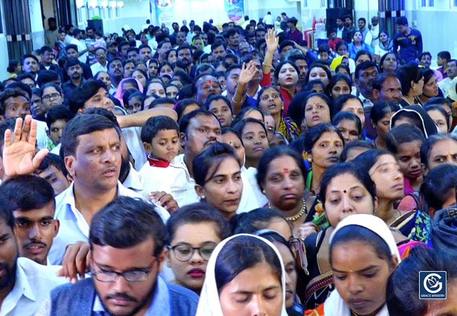 Thousands flocked from different parts of north Karnataka to the Healing & Deliverance Prayer held in Hubli, Karnataka by Grace Ministry on August 15th, 2019.